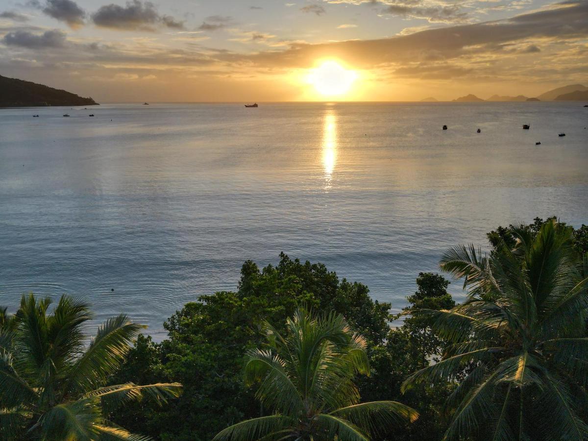 Nautilus Apartments Anse Royale Bagian luar foto