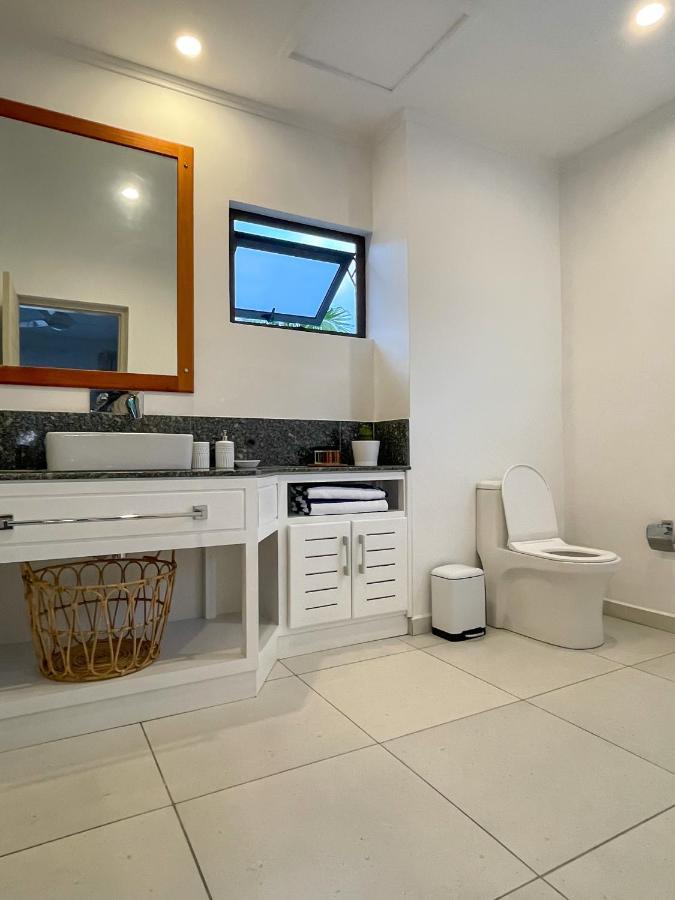 Nautilus Apartments Anse Royale Bagian luar foto